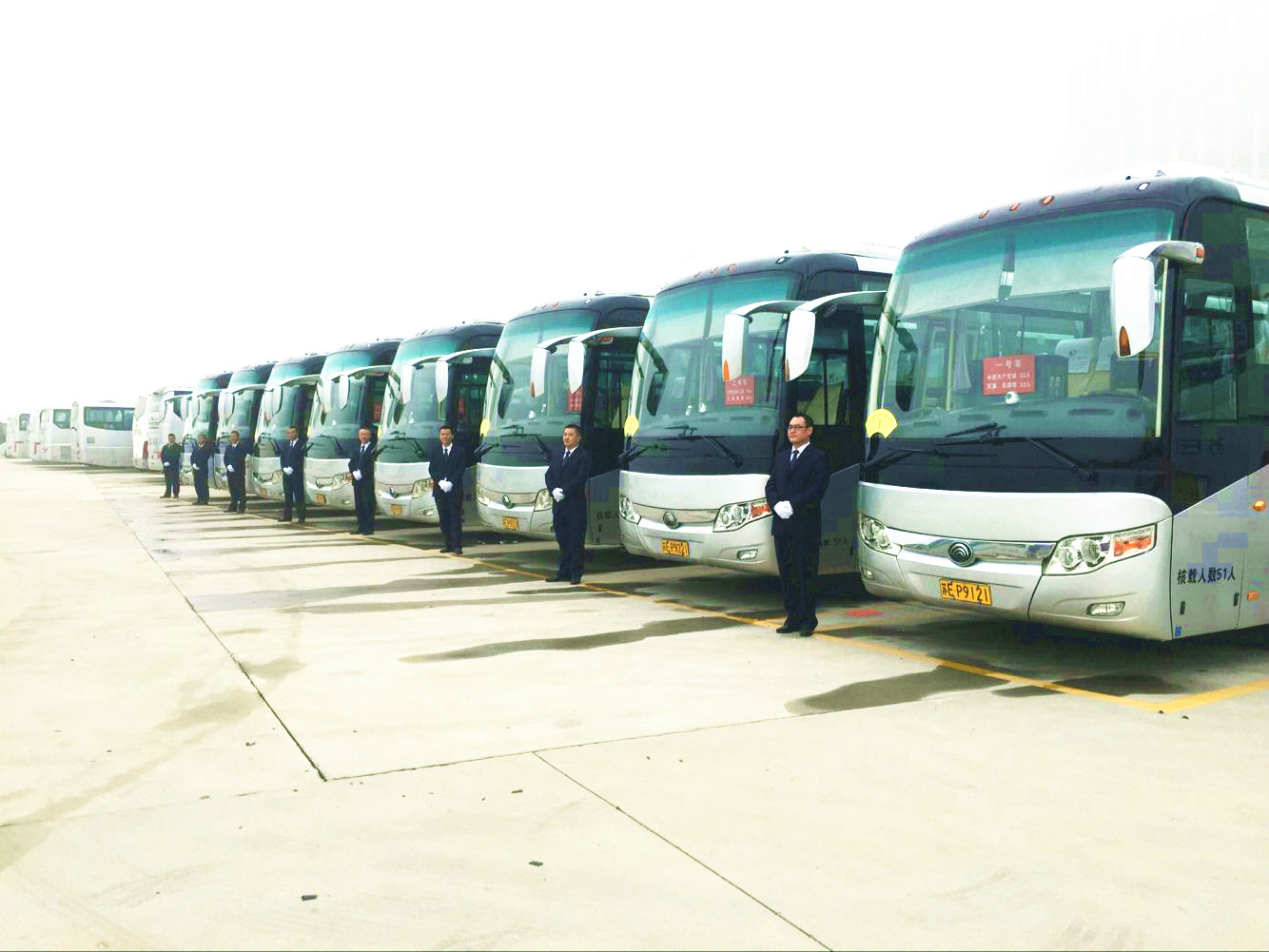 “兩會(huì)”公交車船分公司承擔(dān)用車任務(wù)2_副本.jpg “兩會(huì)”公交車船分公司承擔(dān)用車任務(wù)2_副本.jpg