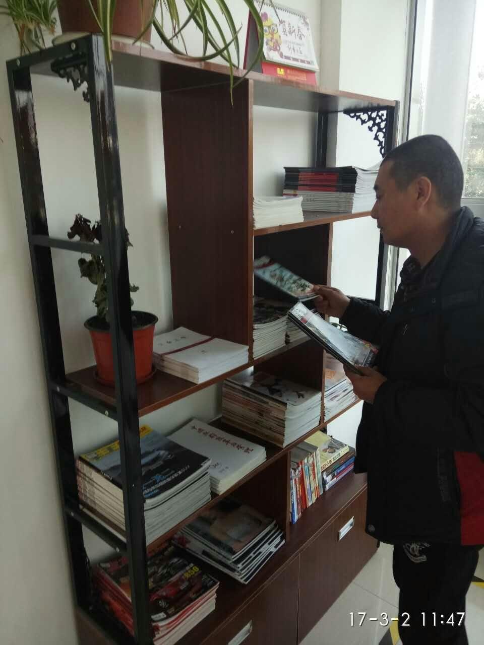 8路班組建設(shè).JPG 8路班組建設(shè).JPG