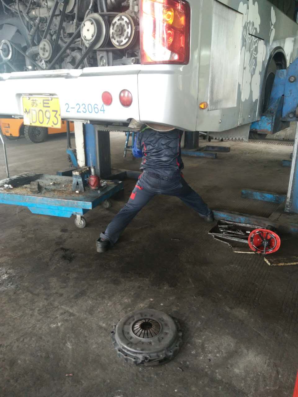 高溫修理工.jpg 高溫修理工.jpg