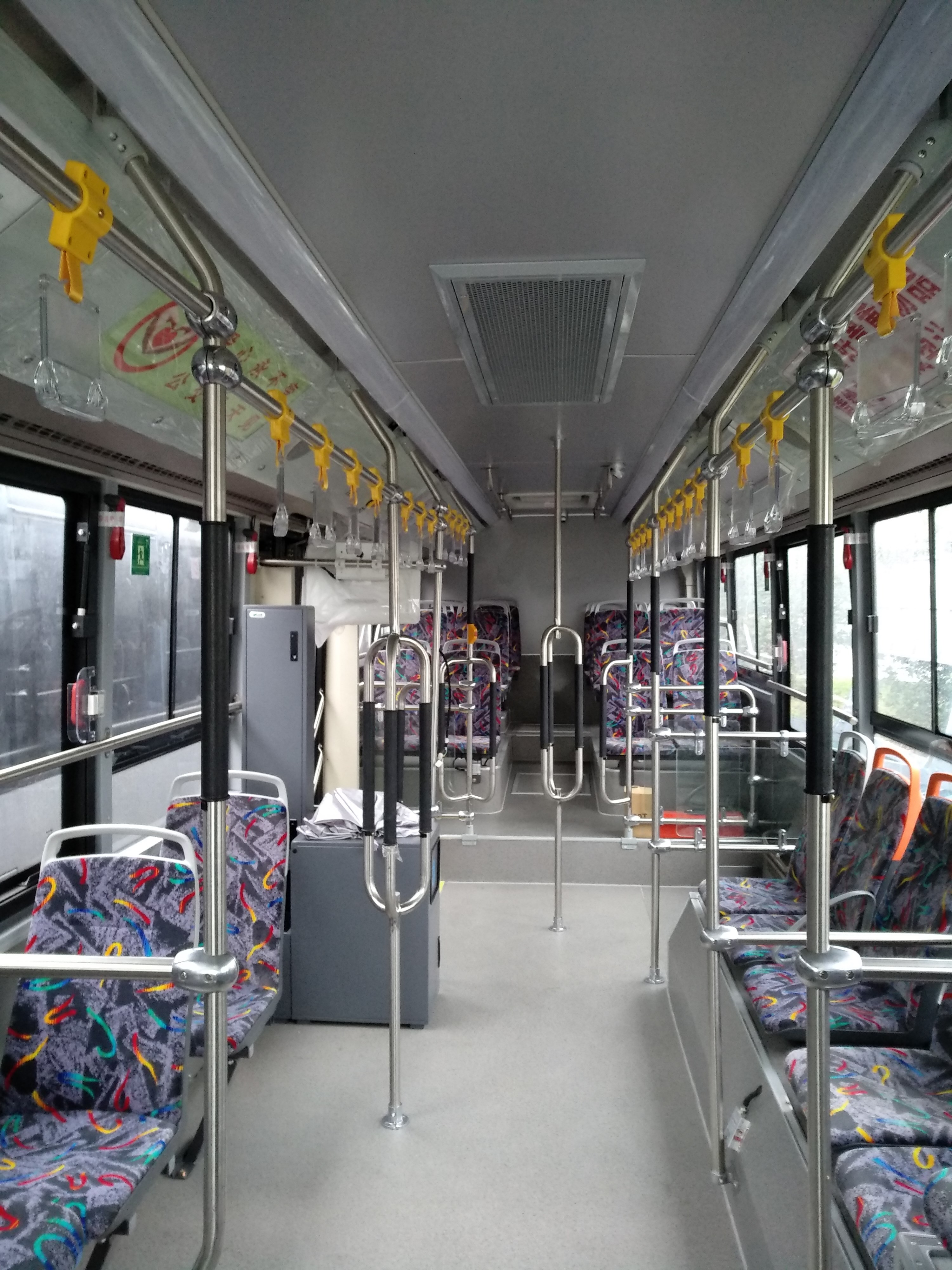 安全設施把手車廂.jpg 安全設施把手車廂.jpg