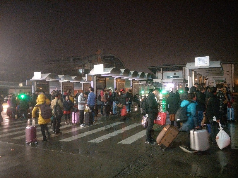 2018春運(yùn)公交發(fā)送乘客1425萬人次.jpg 2018春運(yùn)公交發(fā)送乘客1425萬人次.jpg